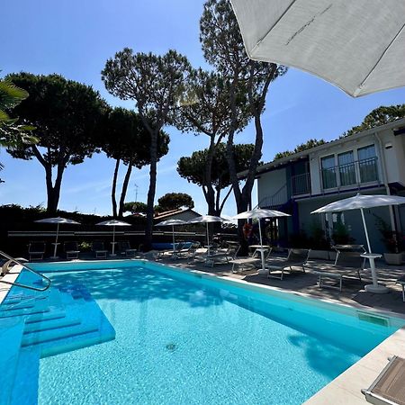 Blue Inn Residence E B&B Lido delle Nazioni Buitenkant foto